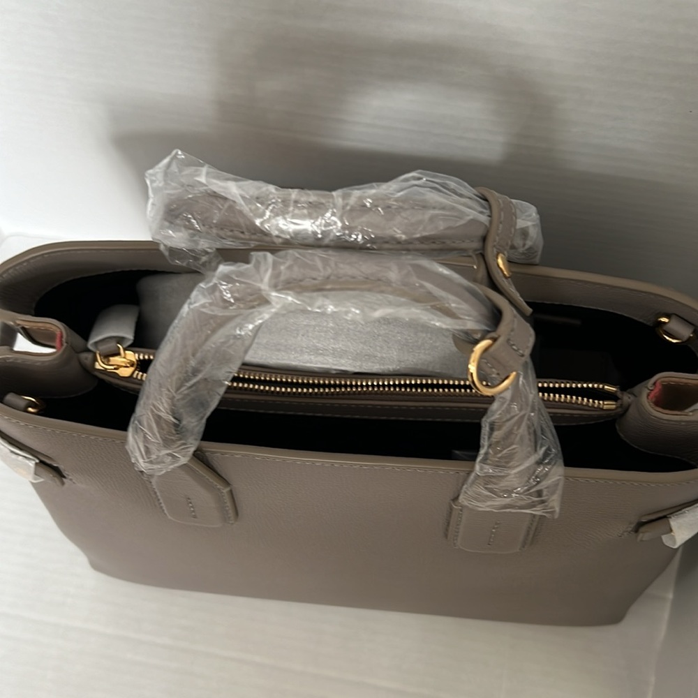 Burberry Medium Banner House Check Leather Tote Bag - Picture 8 of 11